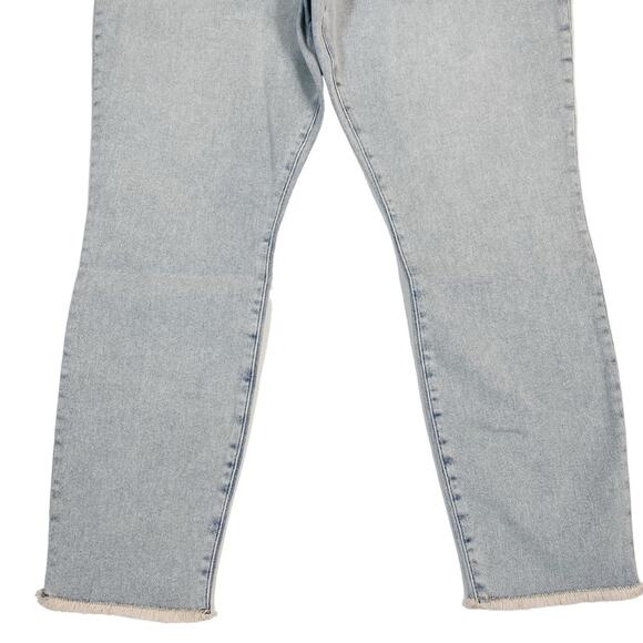 GOOD AMERICAN Good Legs High Rise Raw Hem Crop Jeans in Blue669 - Picture 4 of 11